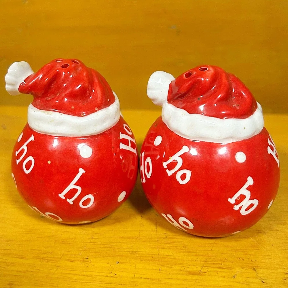 Burton+Burton Santa Ho Ho Ho Salt and Pepper‎ Shakers